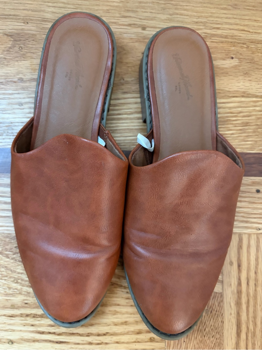 Universal Thread Cognac Brown Pointed Toe Mule Flats Size 6.5